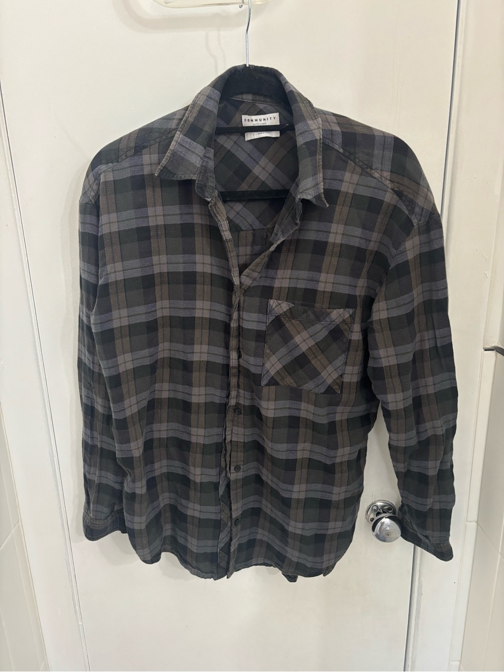 Aritzia Women's Black & Gray Plaid Button-Down Shirt